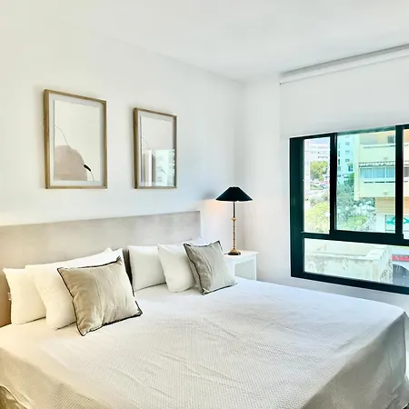 Rs 12 Luxury Center Of - Eaw Homes Appartement *