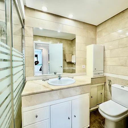 Rs 12 Luxury Center Of - Eaw Homes * Μαρμπέλλα